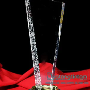 Cúp pha lê 2017-16